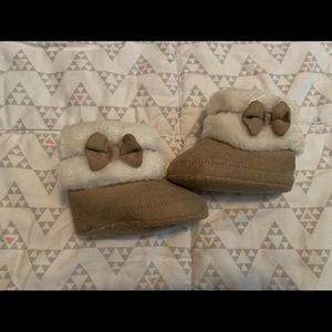 Infants boots